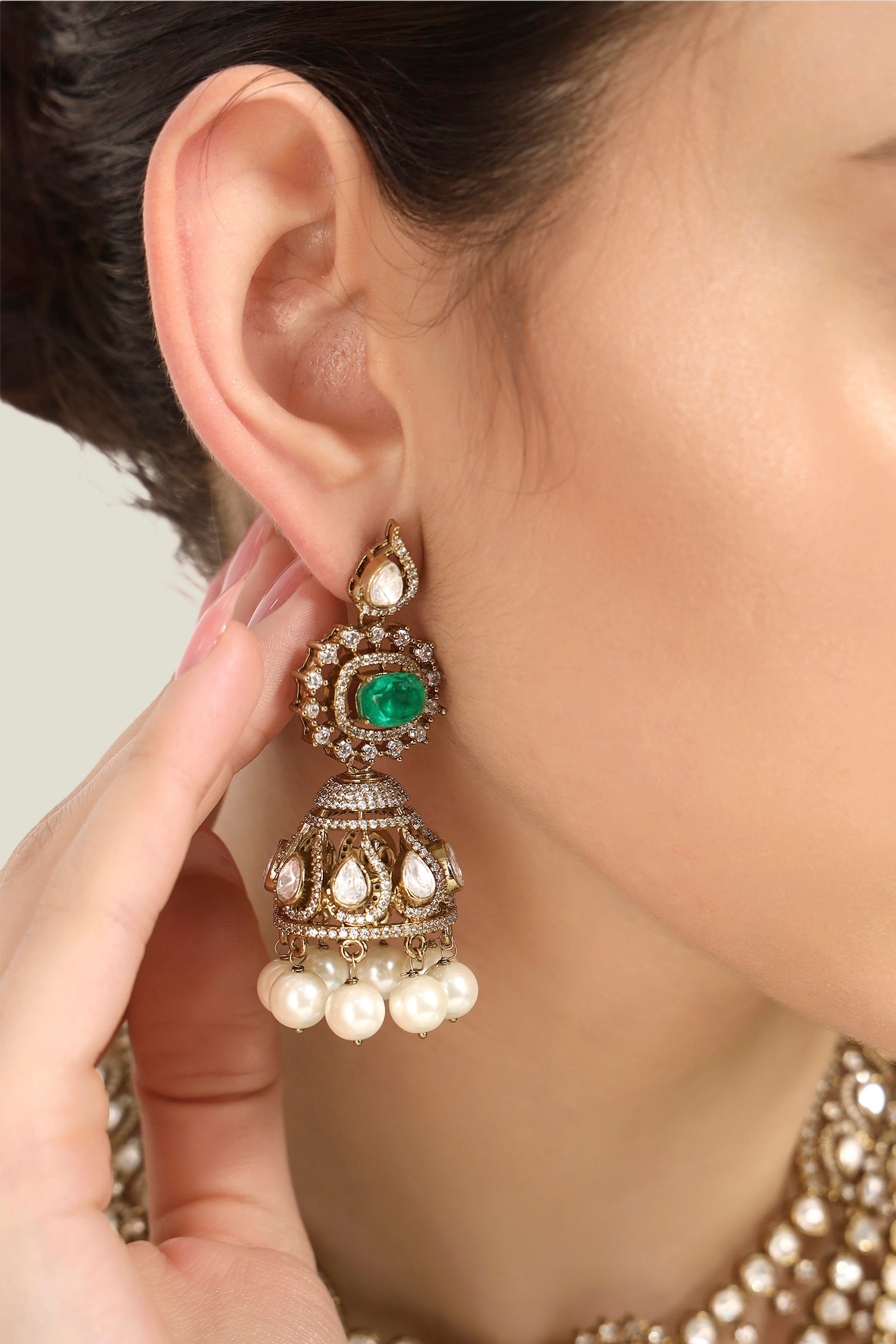Glitz & Glamorous premium Kundan set with tika