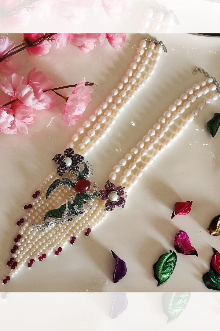 Confidence Chronicles Baroque Statement Neckalce