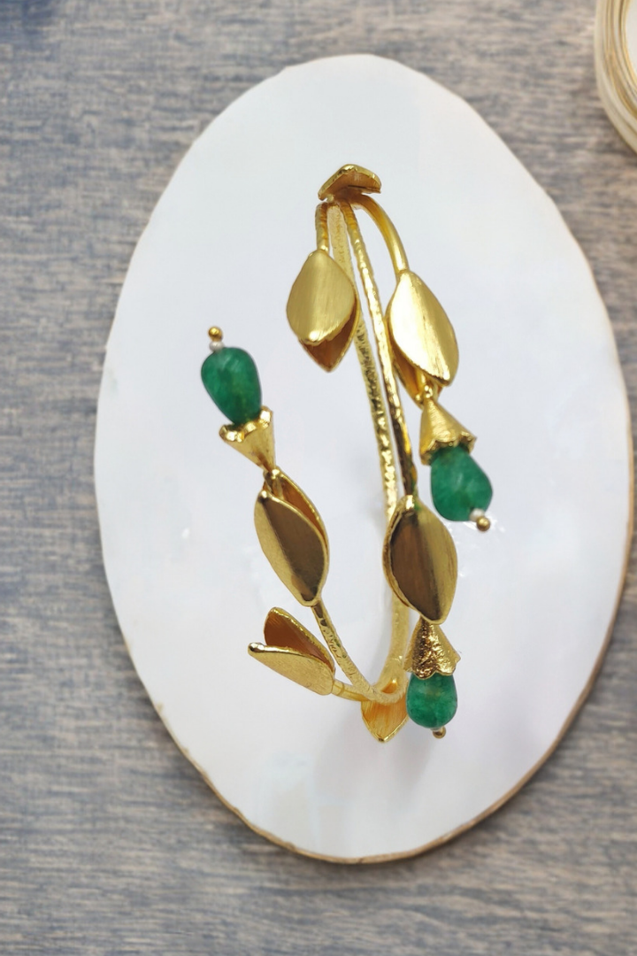 Inaaya Emerald Openable Bracelet