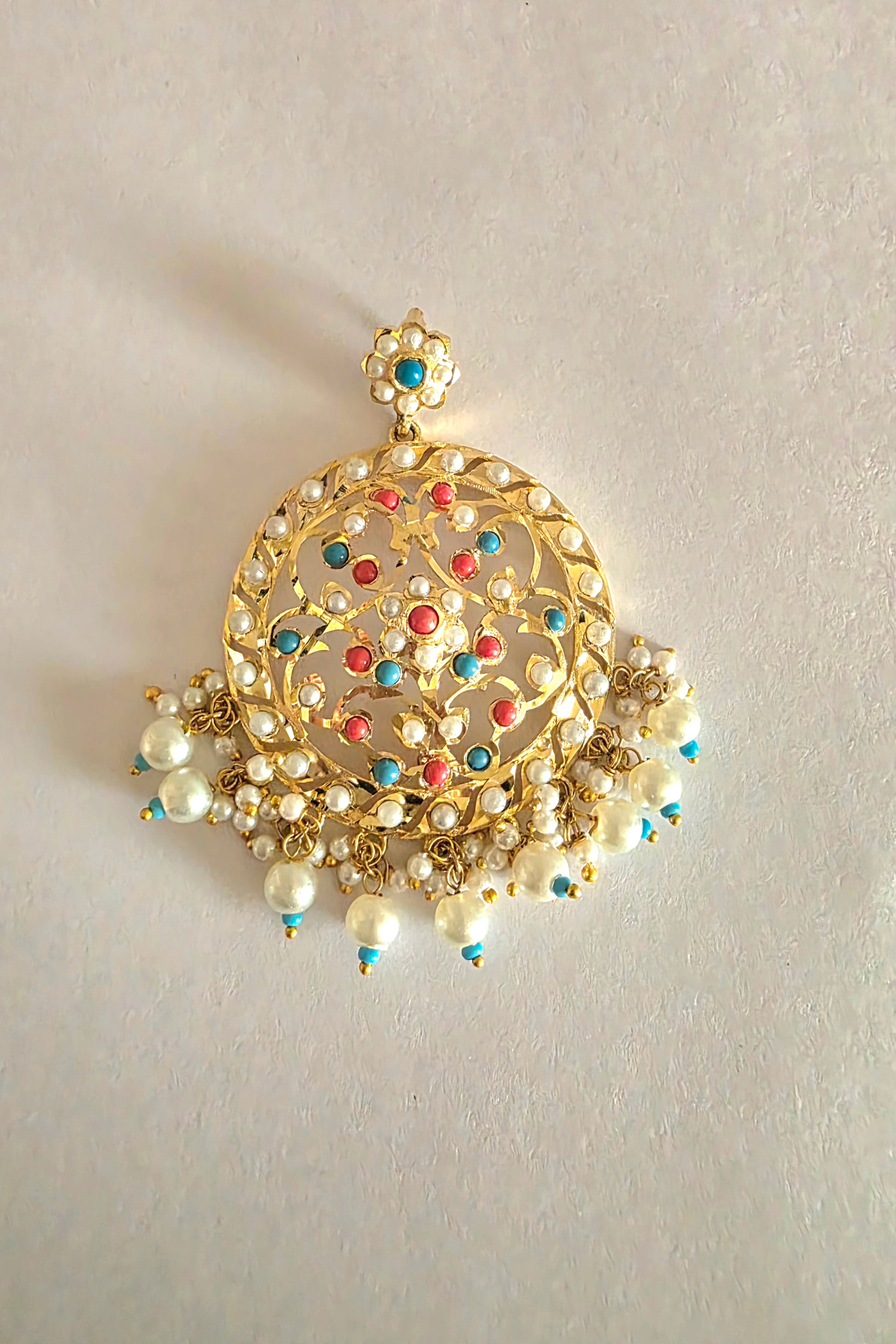 Naaz pendant set