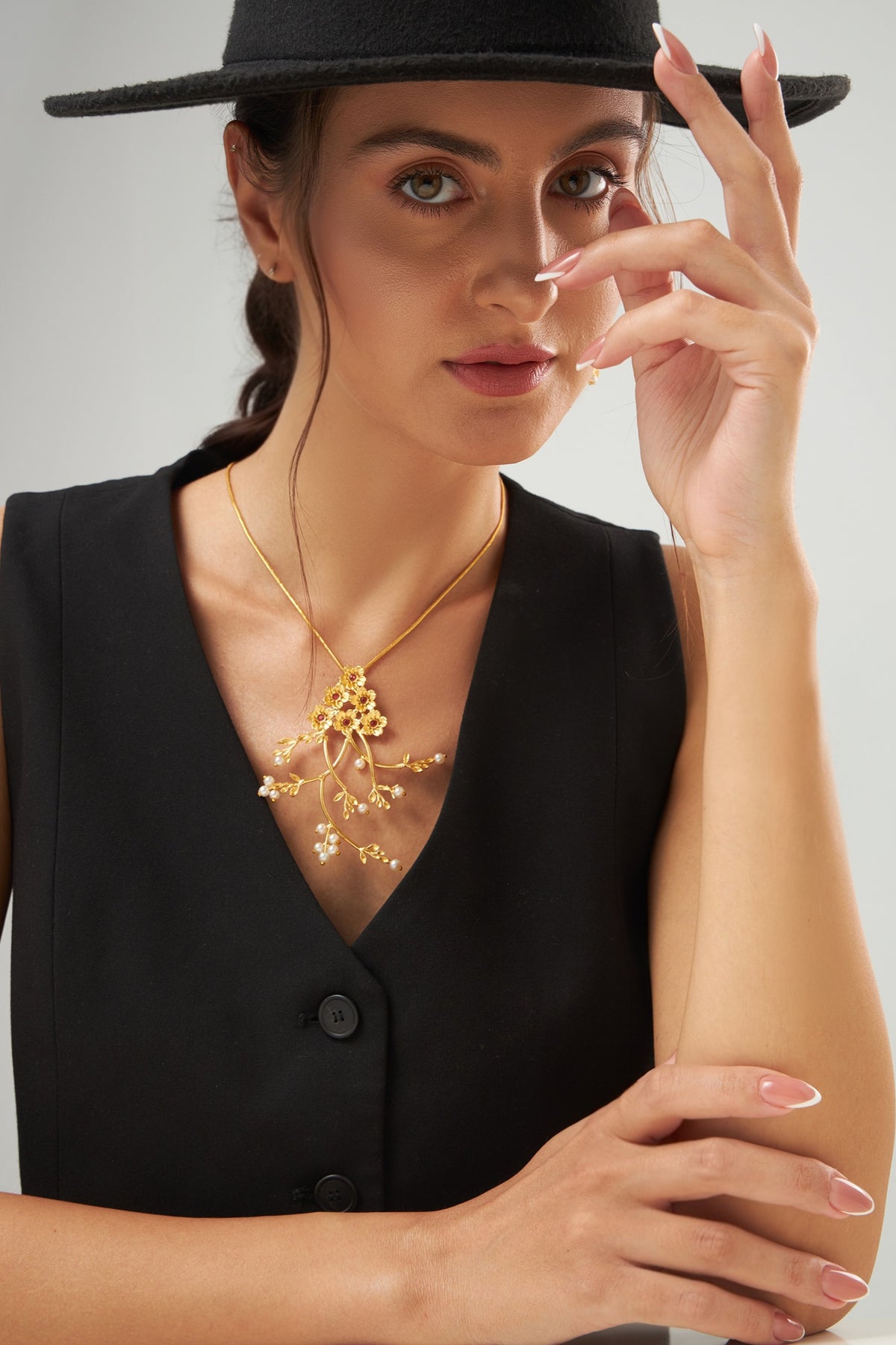Esmé chain pendant
