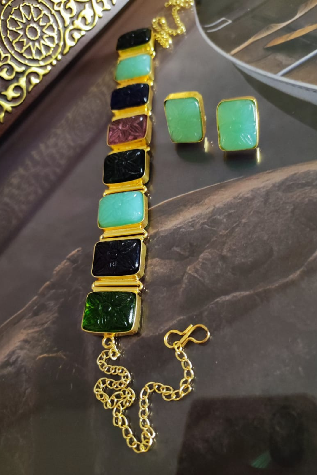 Saummya Statement Choker Set