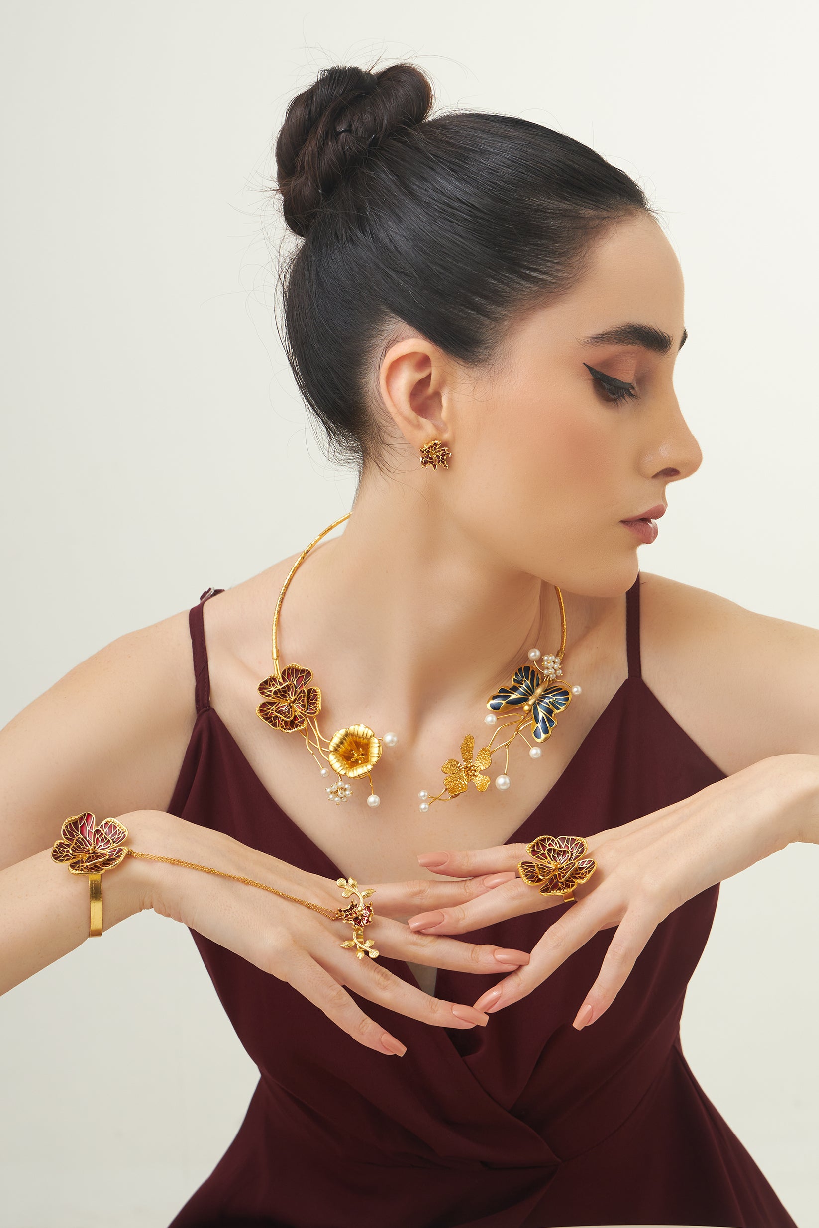 Metamorphic Wings Hasli /collar necklace with boundless spirit earrings