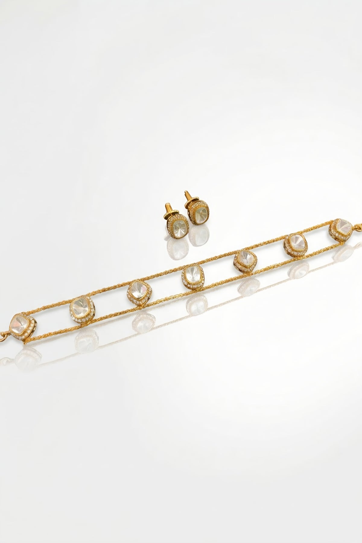 Sleek kundan choker set