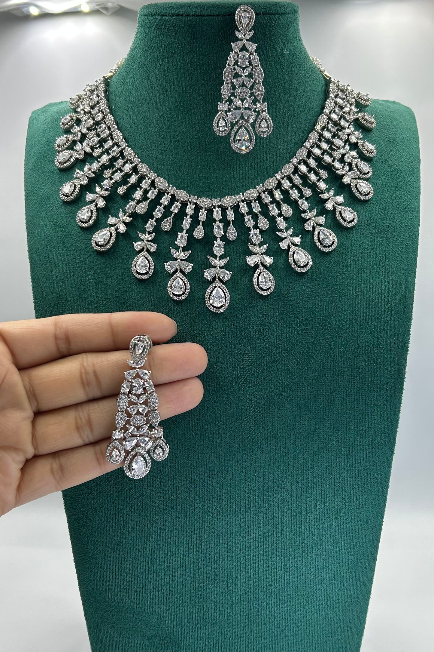 Glaze Statement Diamond Necklace Set