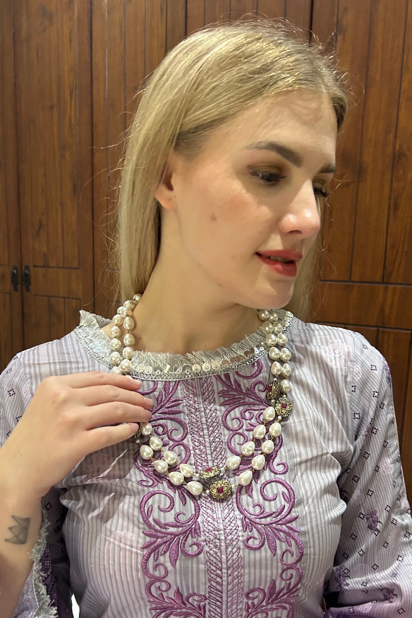 Perla white Long Statement Necklace with earrings