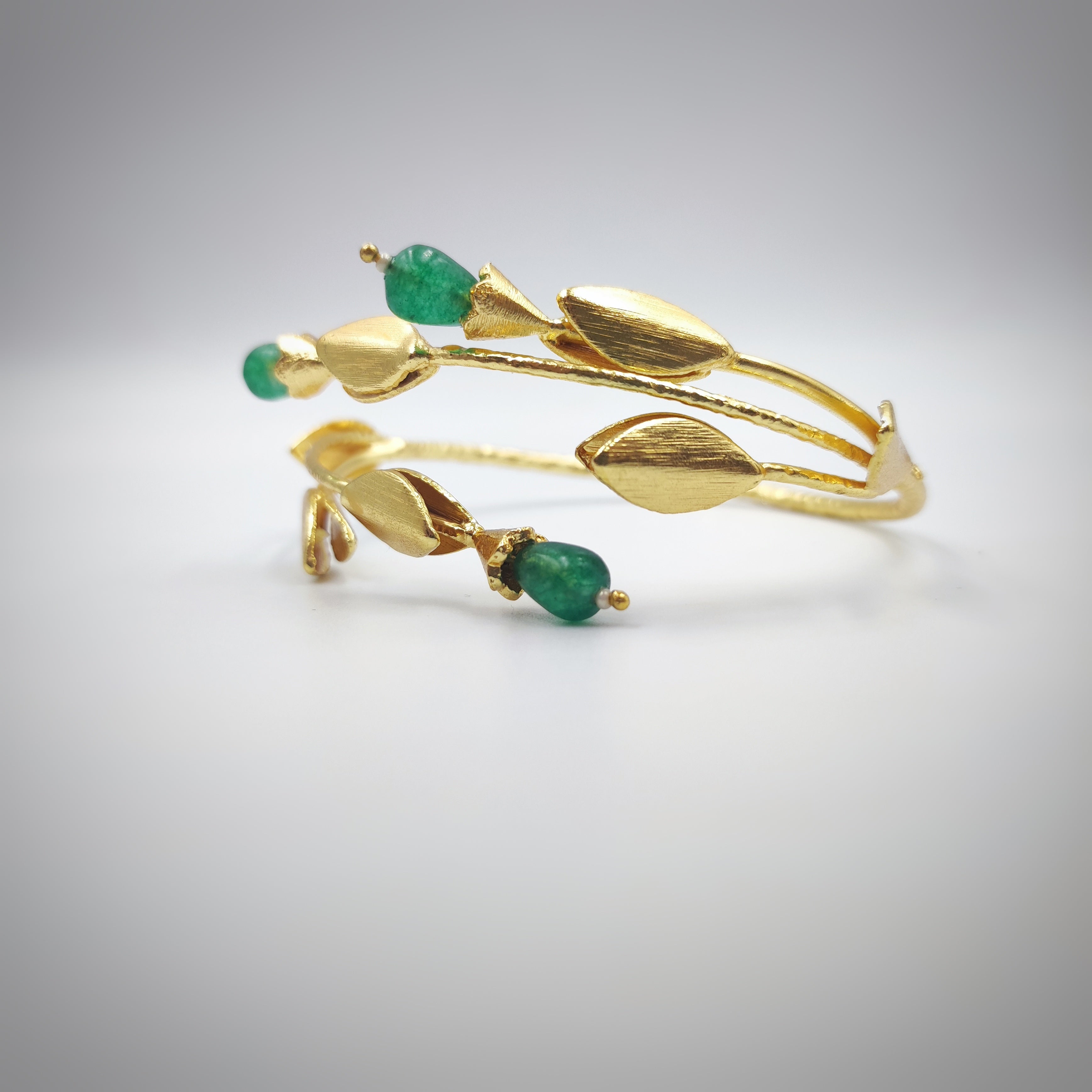 Inaaya Emerald Openable Bracelet