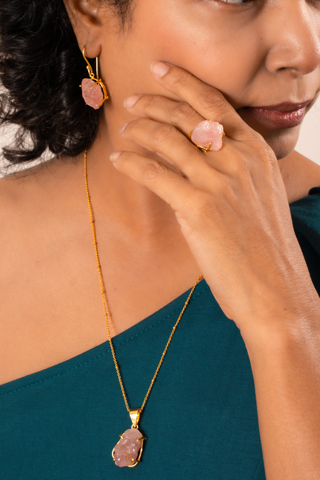 Afra Rose Quartz chain Pendant Combo set