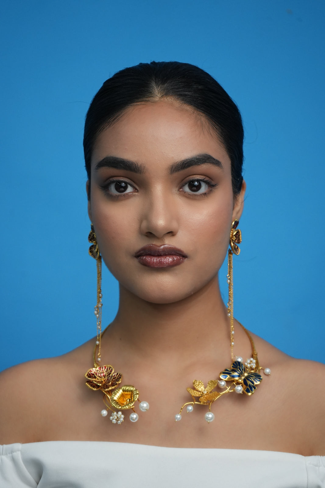 Metamorphic Wings Hasli /collar necklace with boundless spirit earrings
