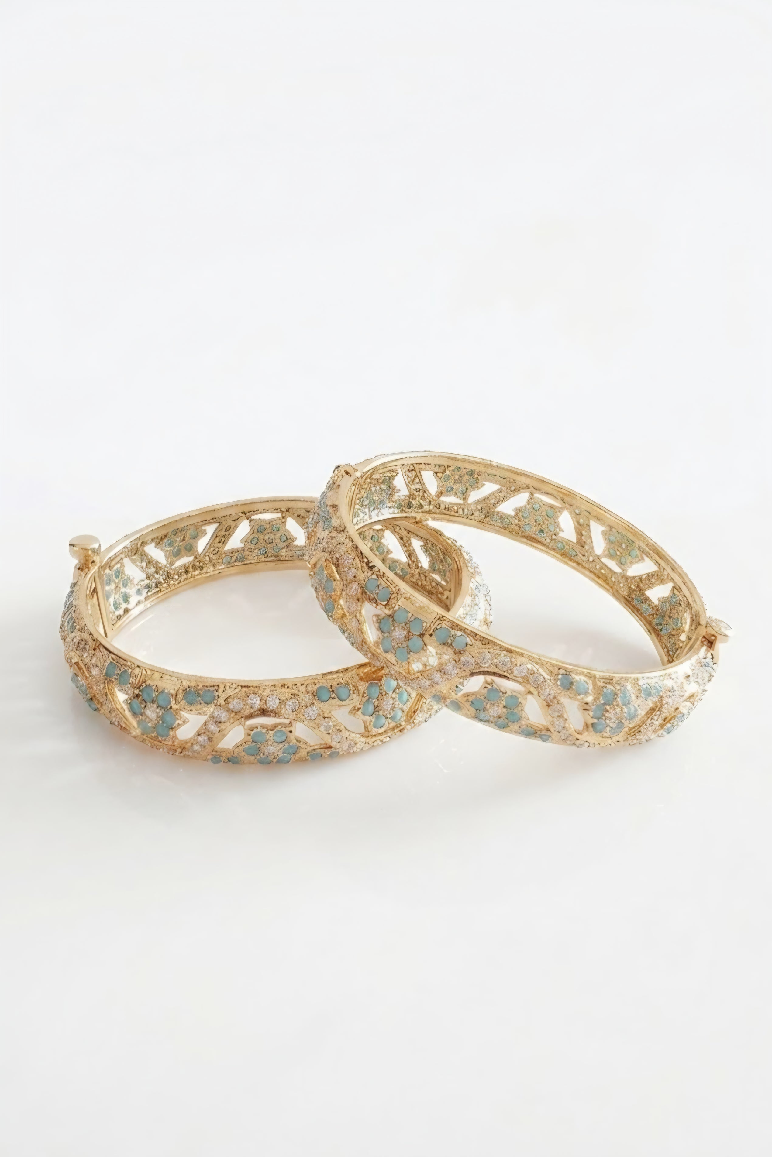 Nilofar,2.6 openable bangles