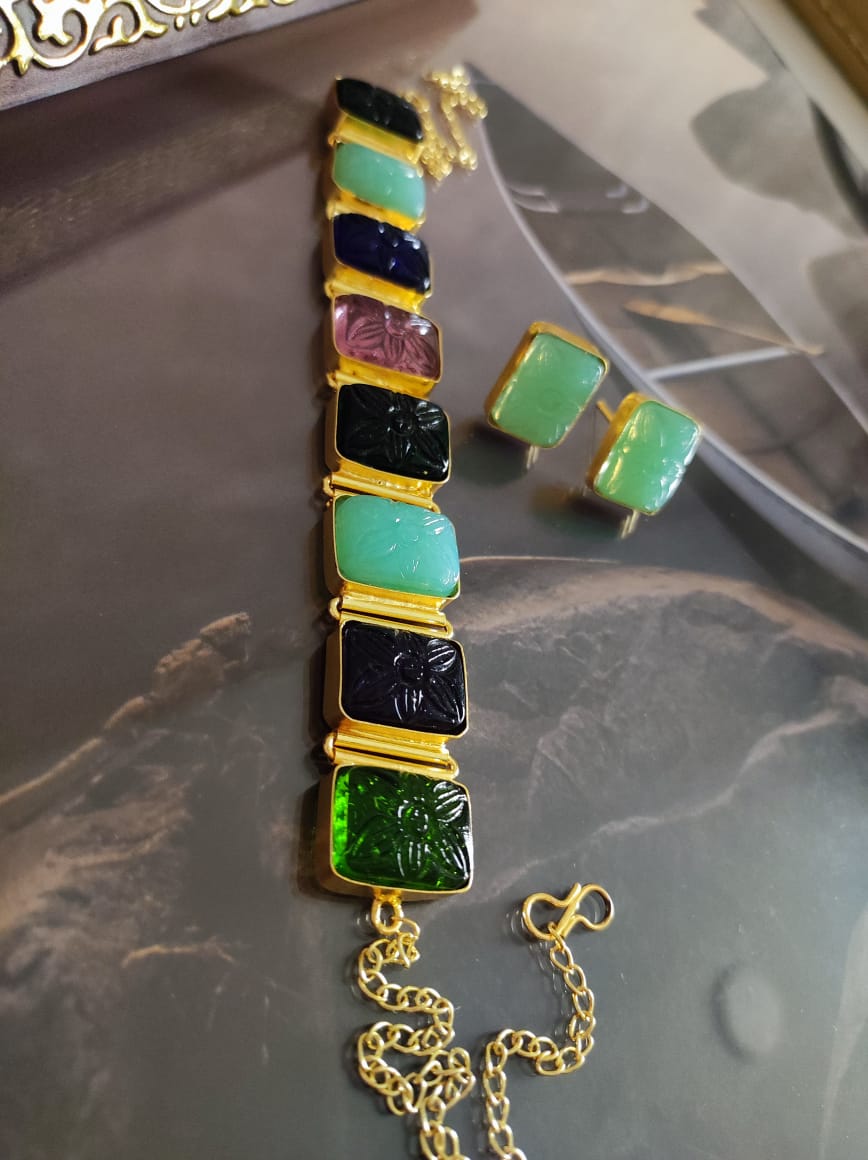 Saummya Statement Choker Set