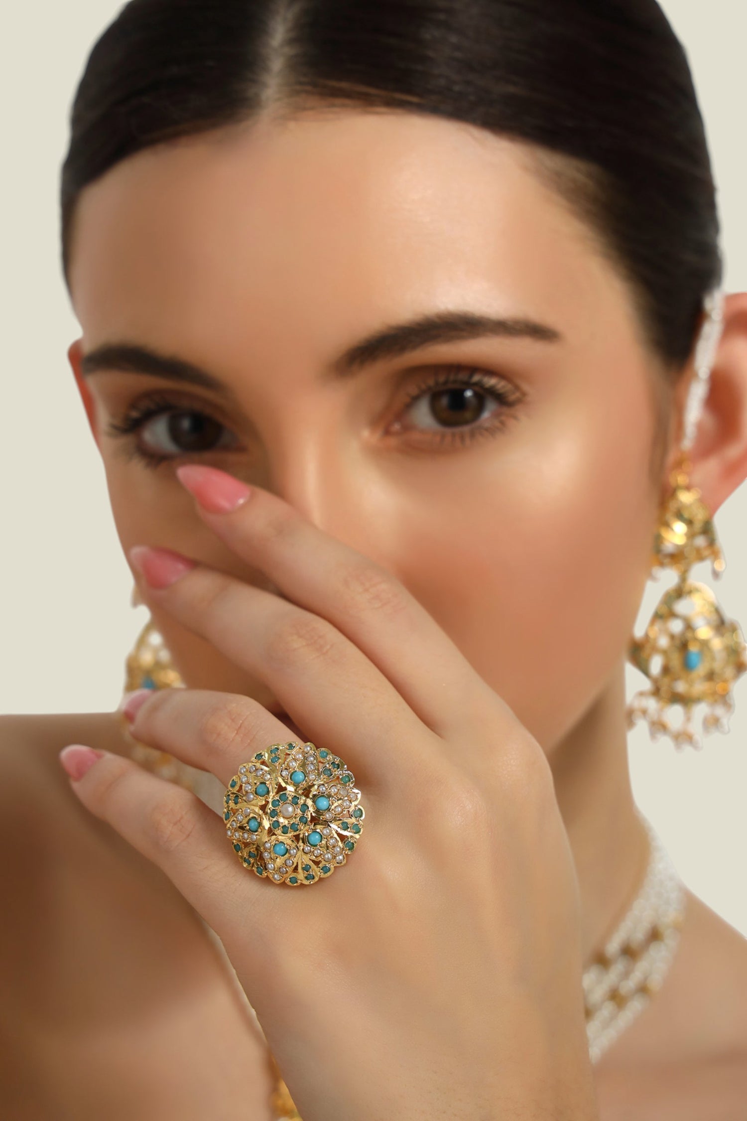 Ada-e-husn finger ring