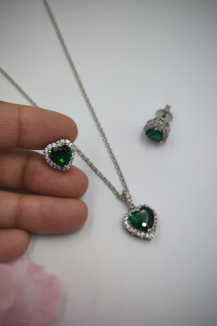 Pretty hearts chain set emerald