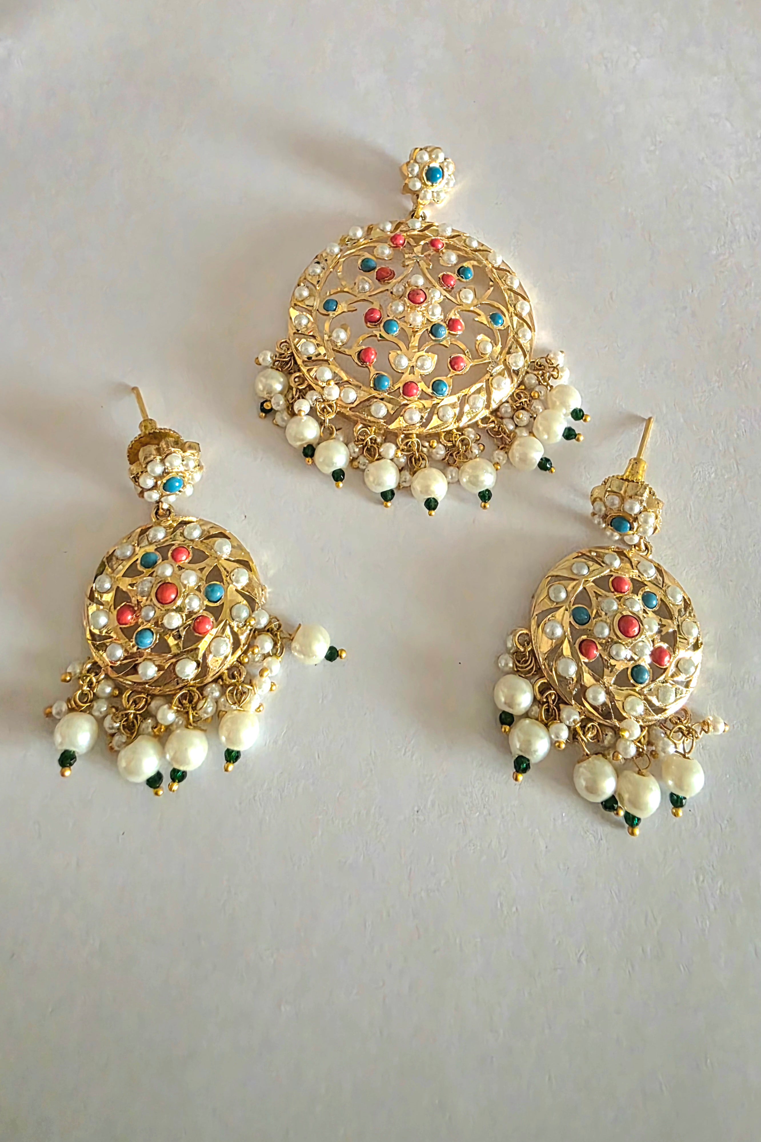 Naaz coral pendant set