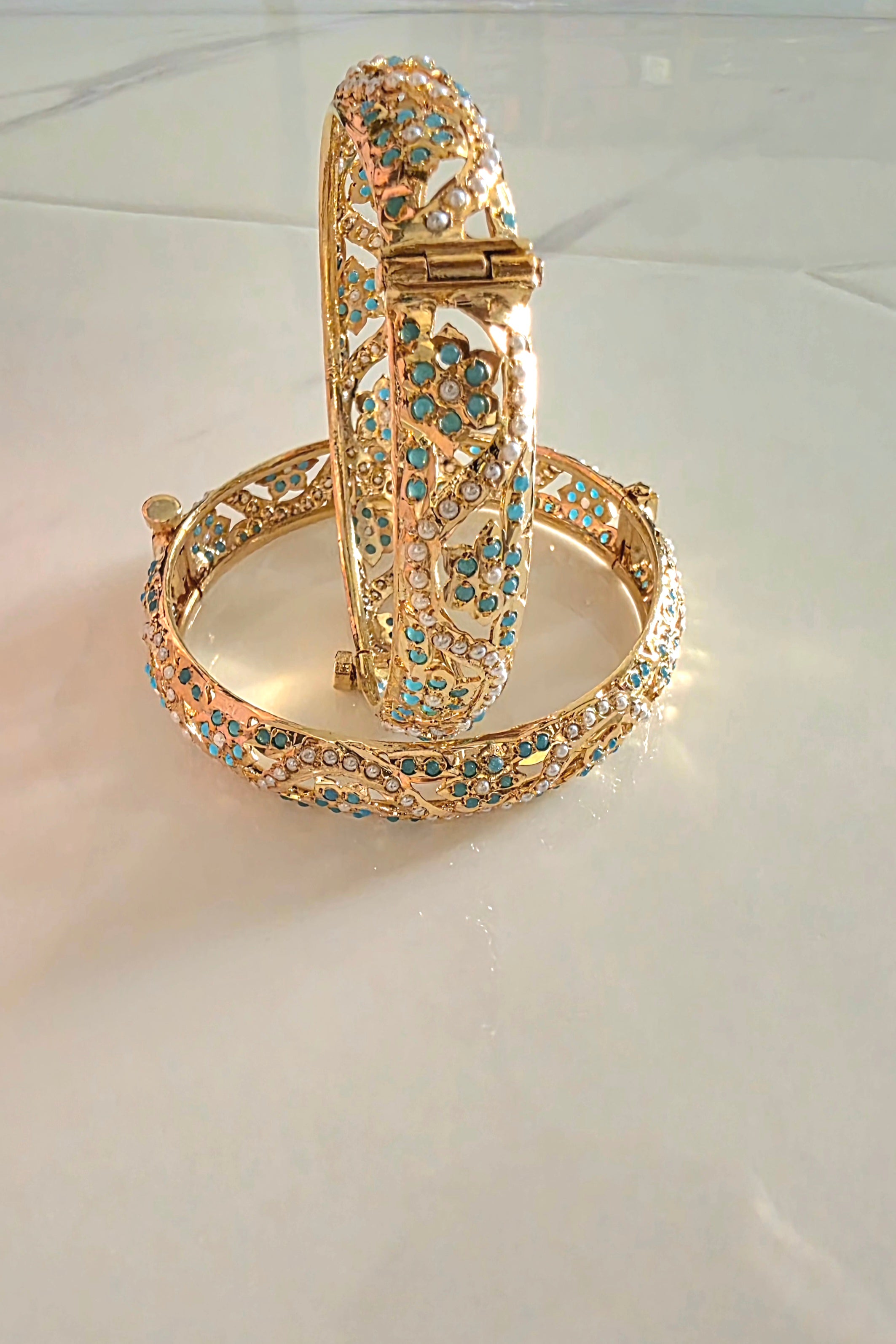 Nilofar,2.6 openable bangles