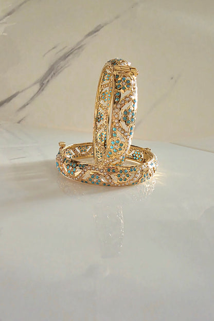 Nilofar,2.6 openable bangles