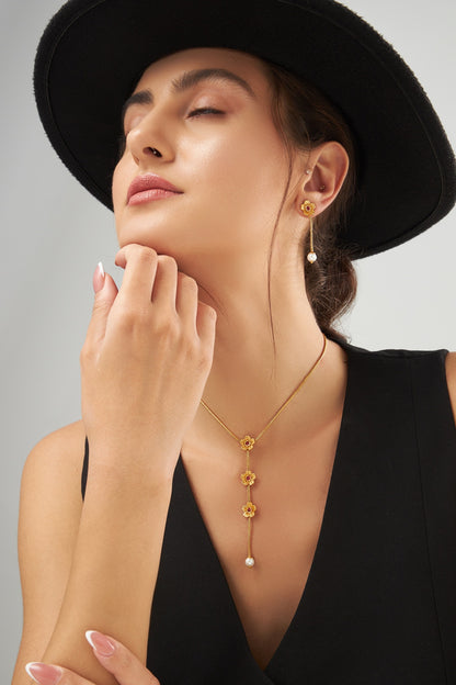 Esmé,Ring and bracelet not included