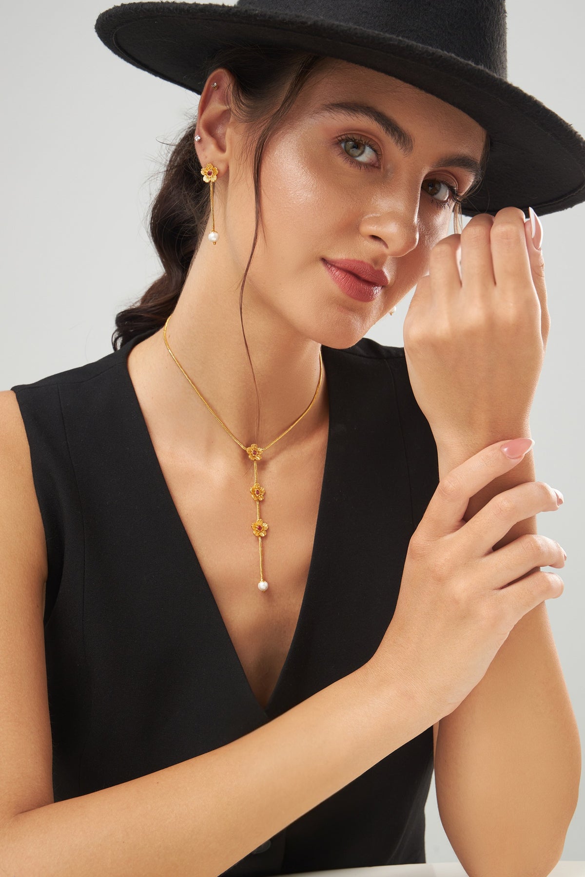 Esmé,Ring and bracelet not included