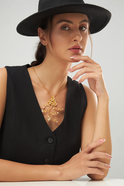 Esmé chain pendant
