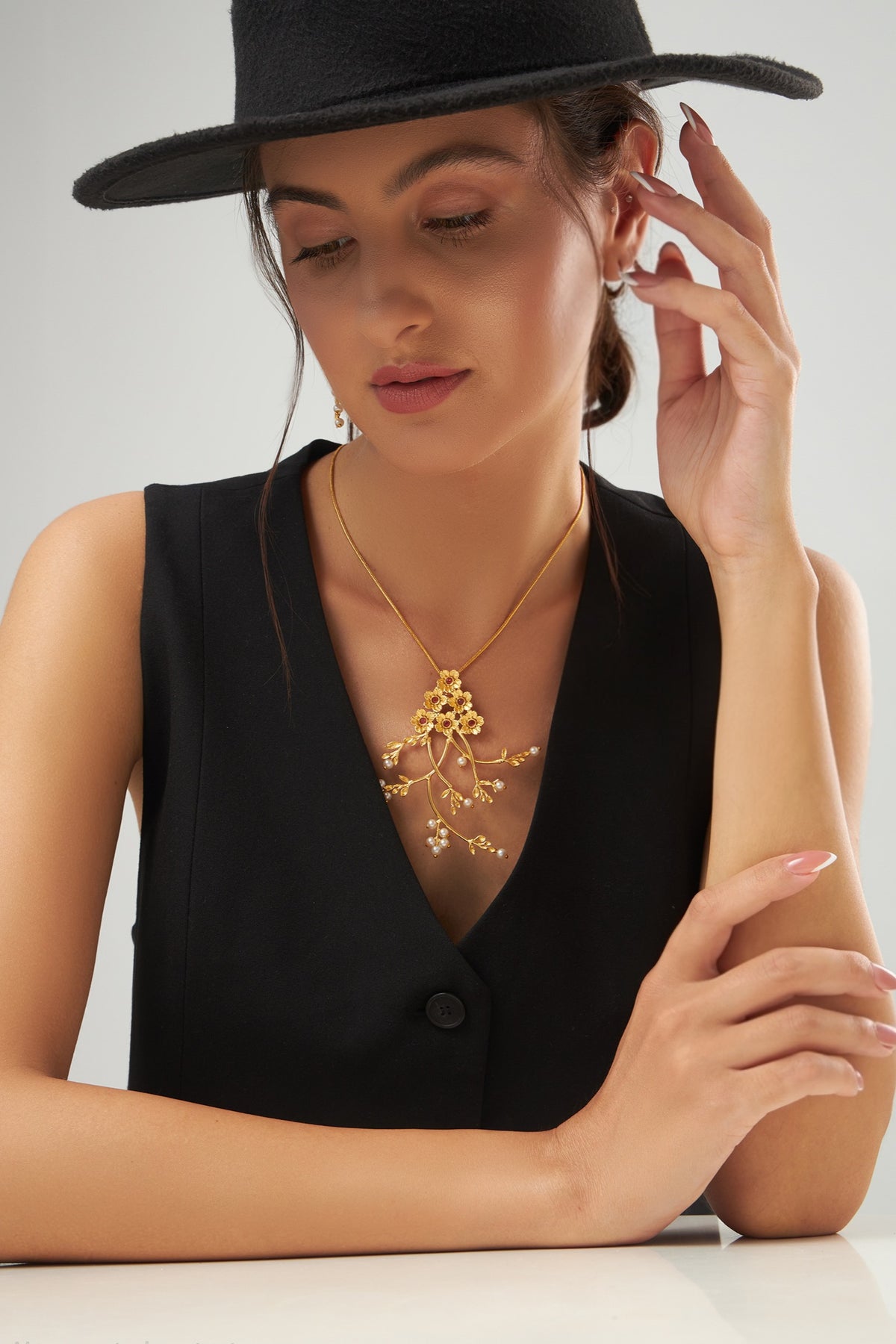 Esmé chain pendant