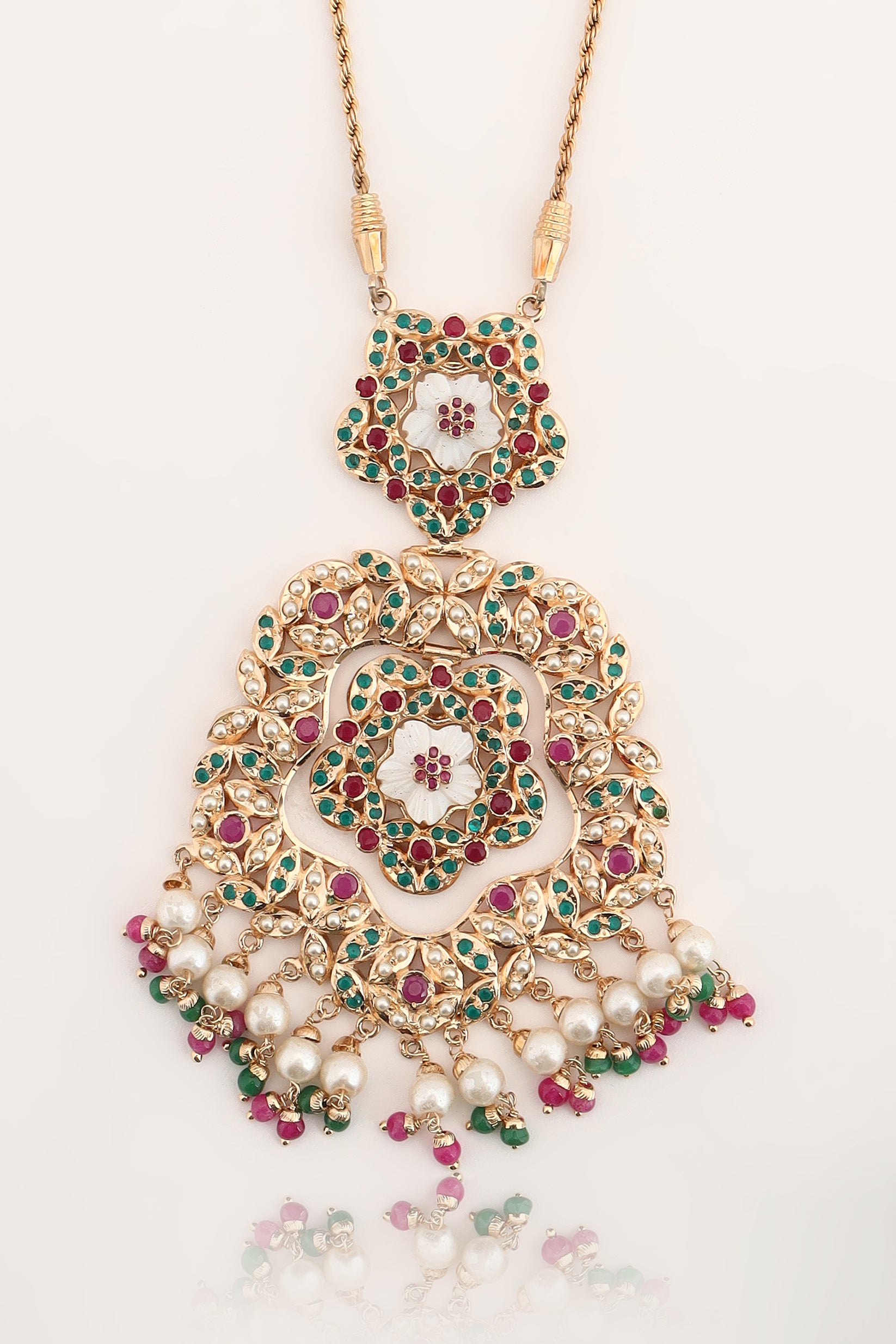 Maheen Jadau mother of pearl necklace set