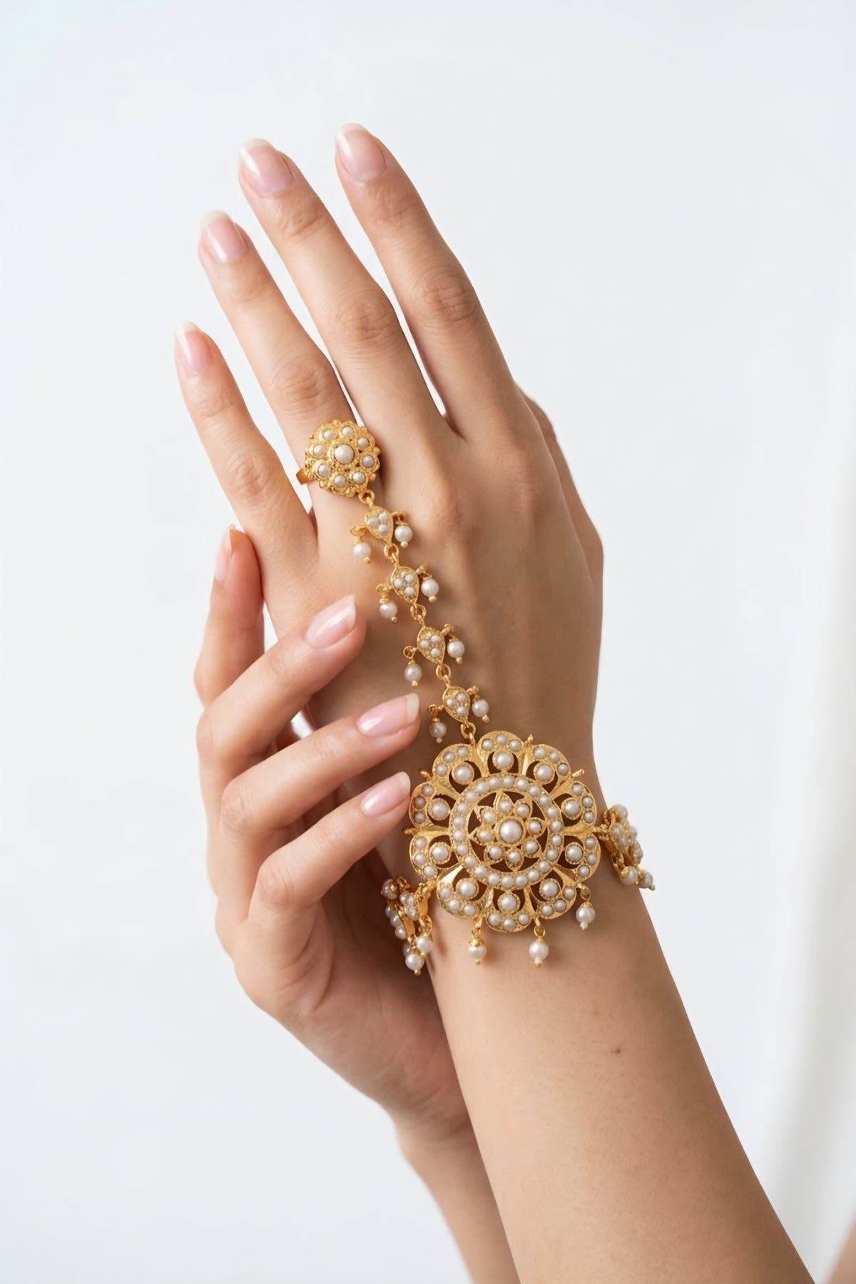 Qamar,Adjustable
