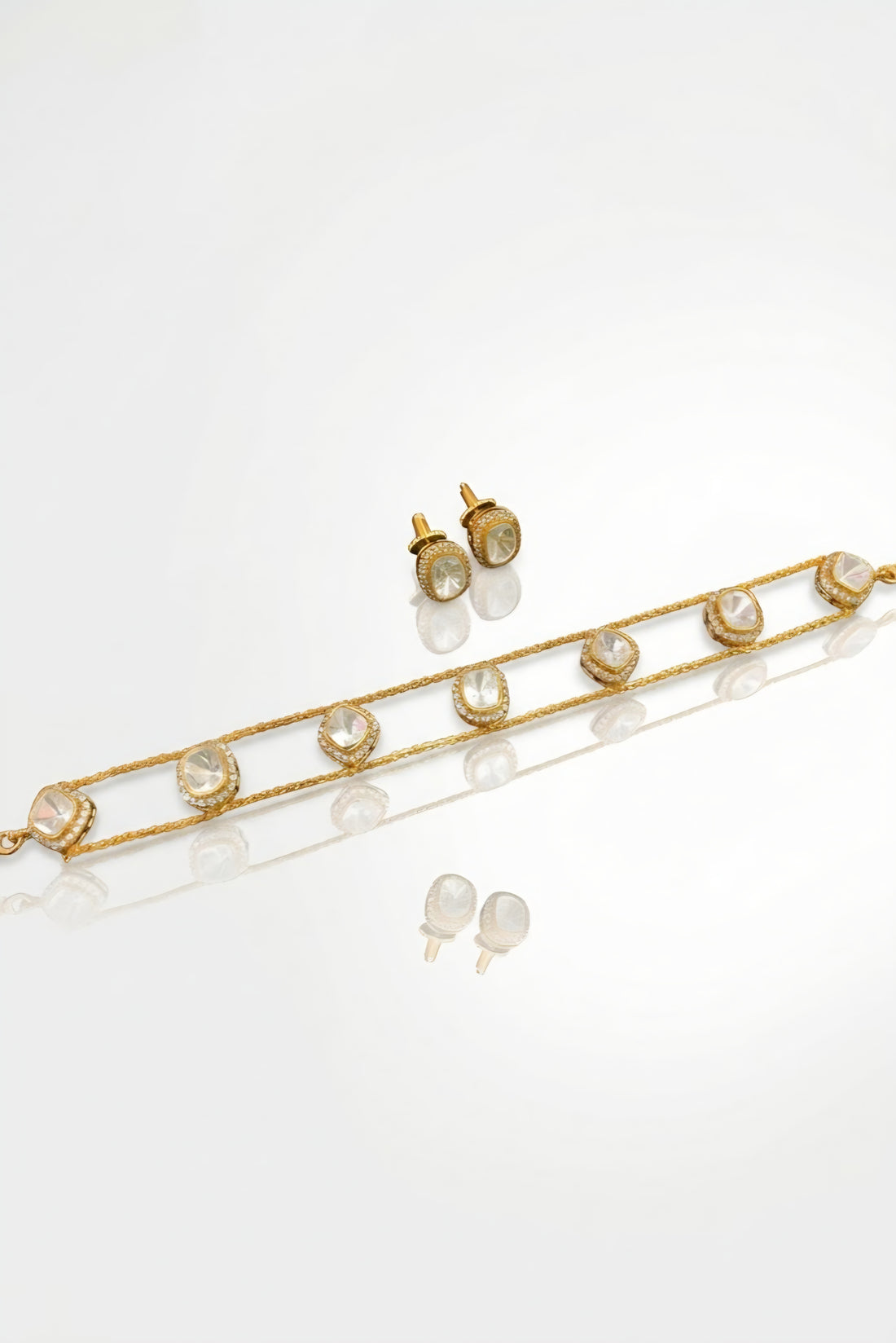 Sleek kundan choker set
