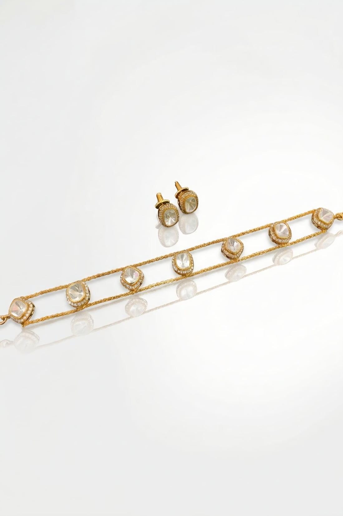 Sleek kundan choker set