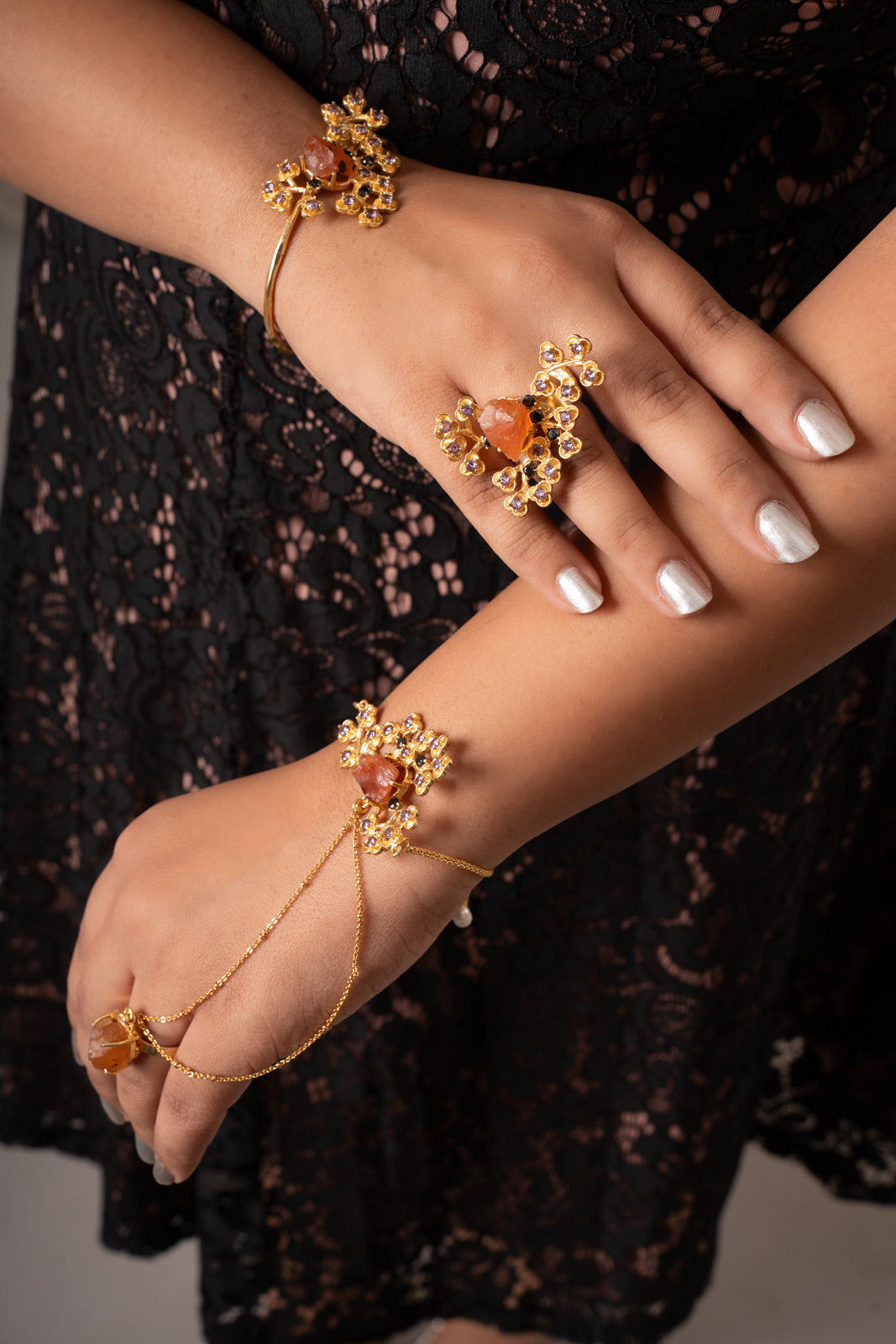 Bloom Carnelian chain bracelet