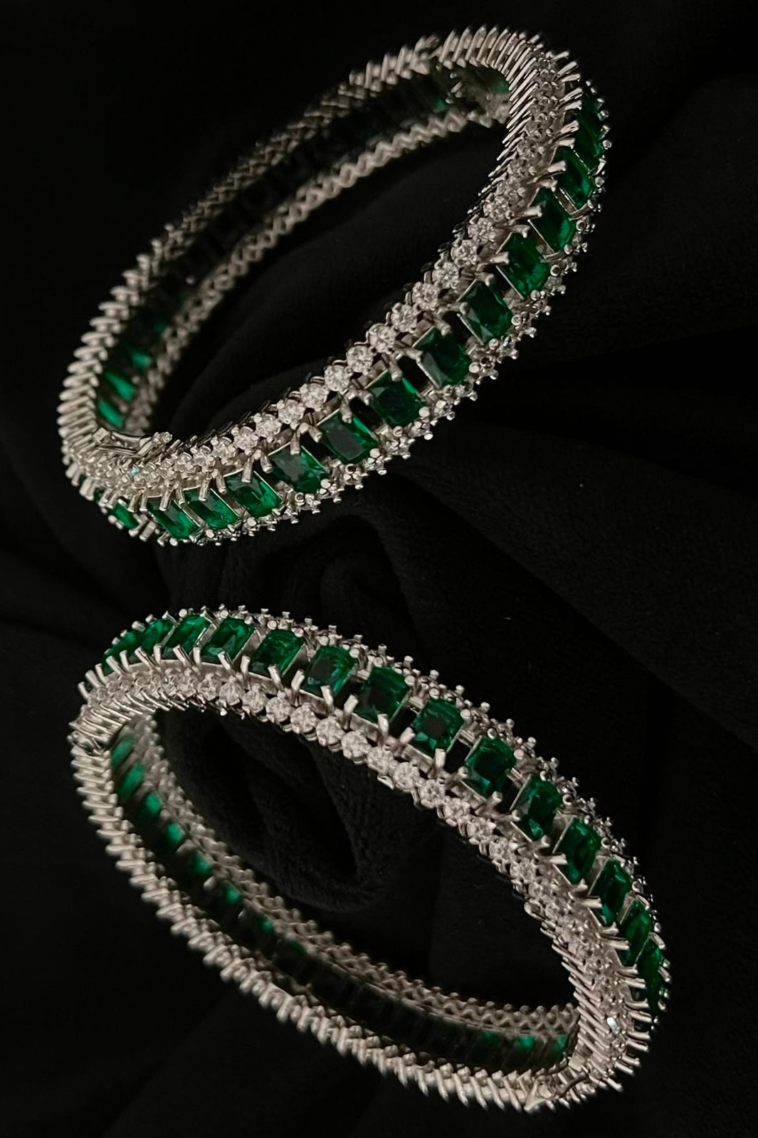 Mehreen ,2.6 inches openable bangles