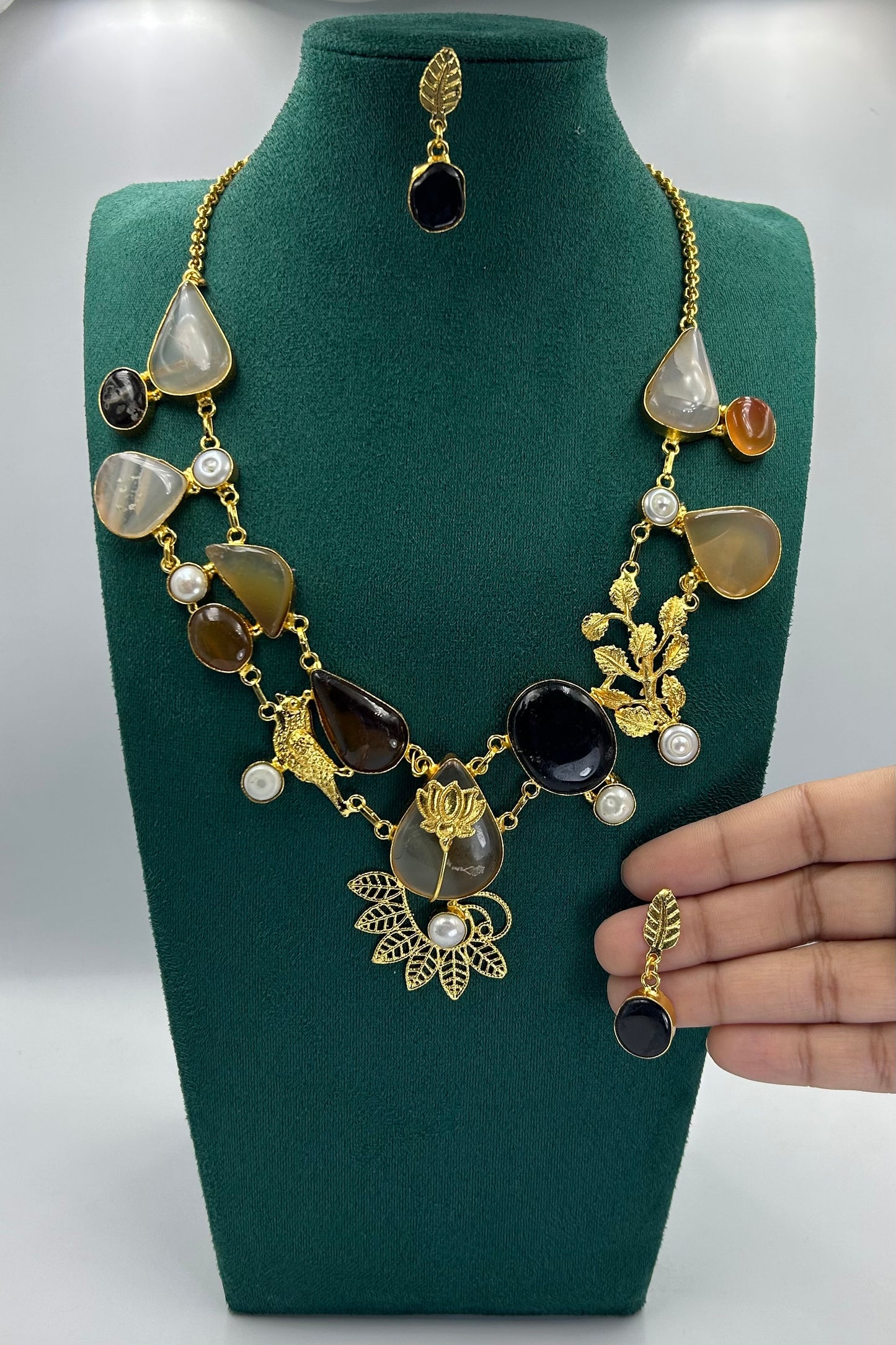 Isma Natural stones Statement Necklace