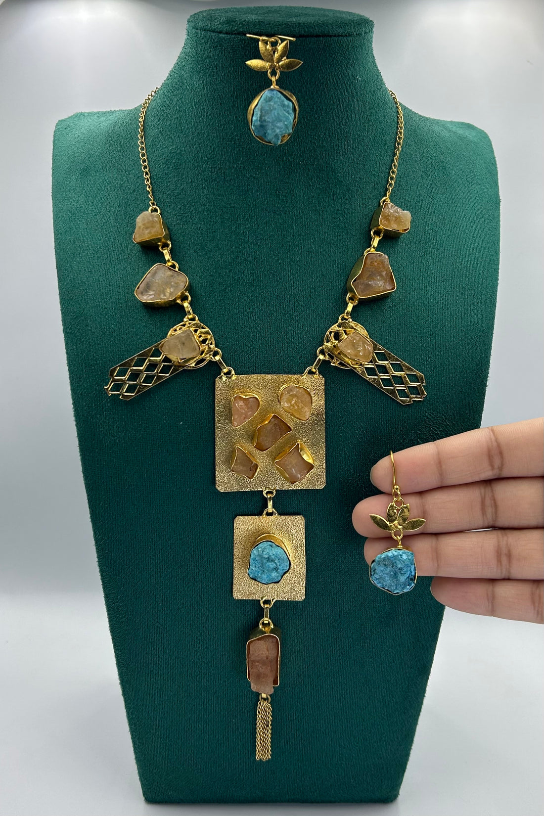 Tanzeela Natural Stones Array
