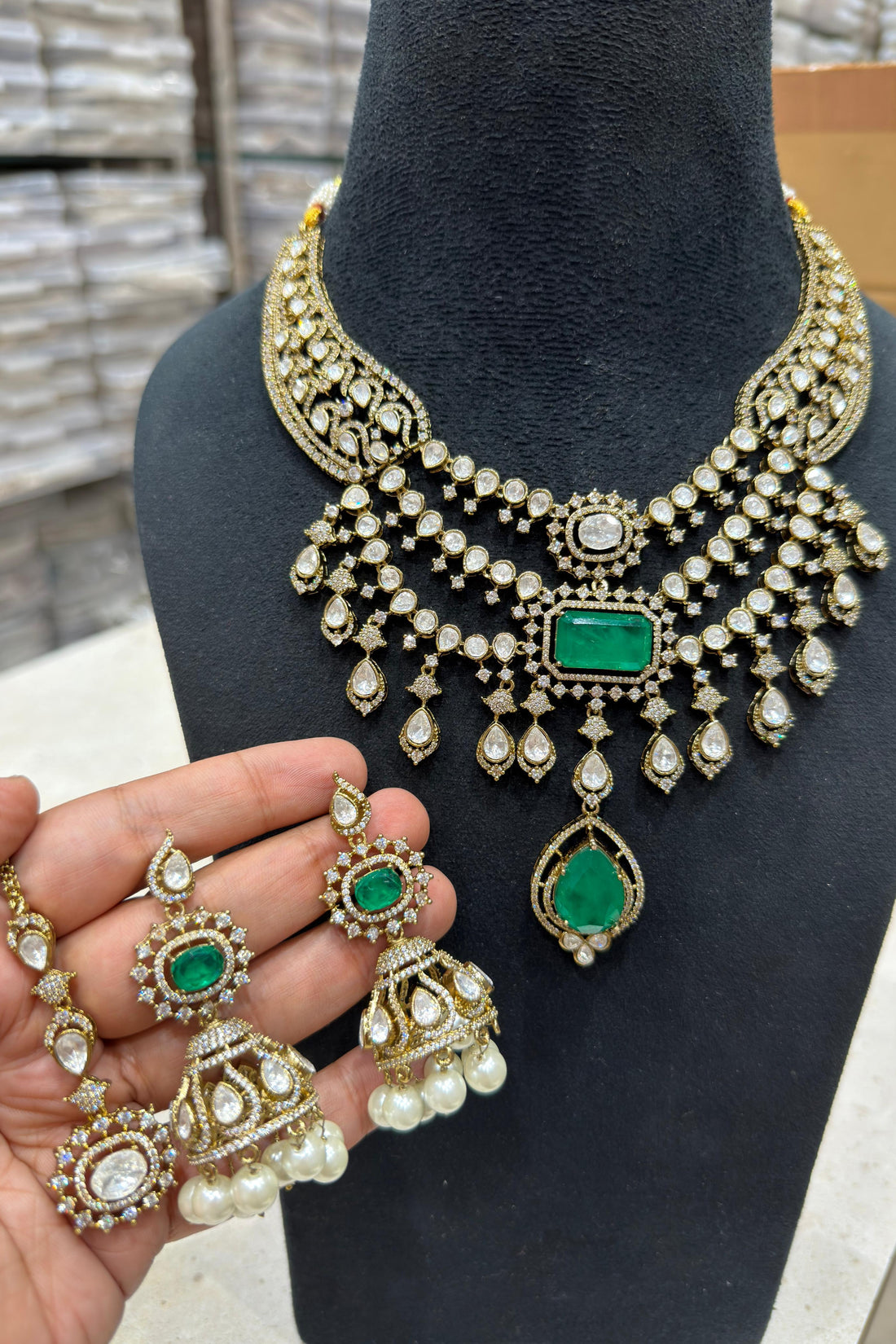Glitz &amp; Glamorous premium Kundan set with tika