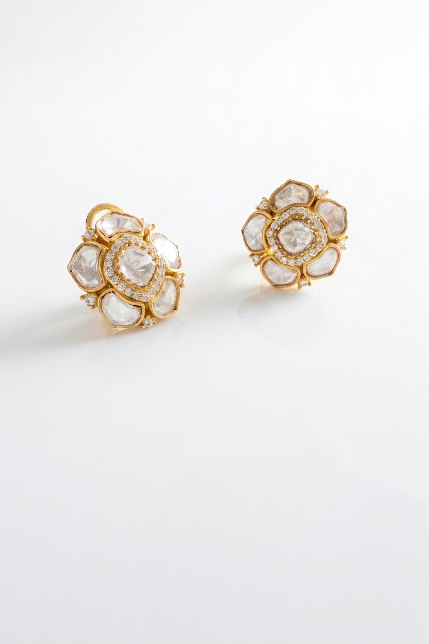 Husn moissanite studs