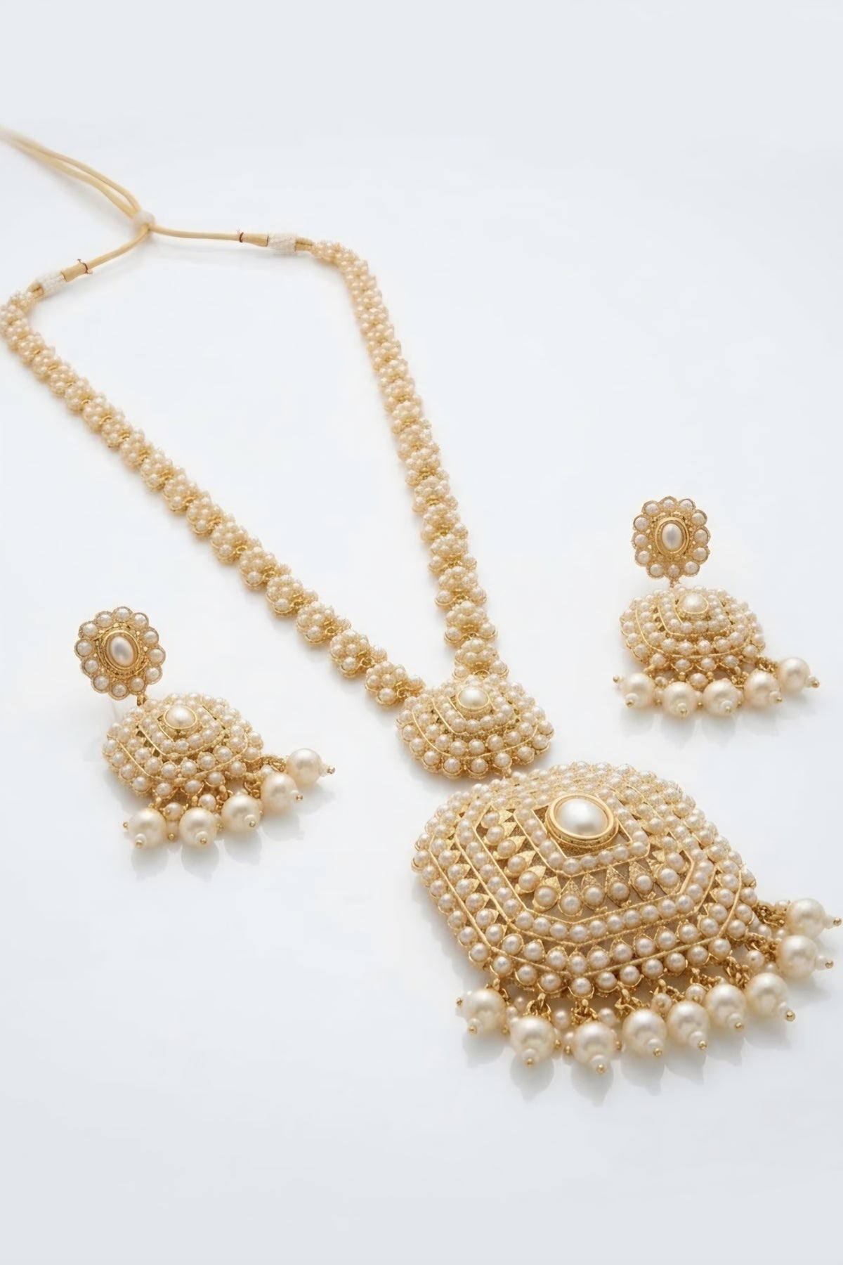 Qamar long pearl set
