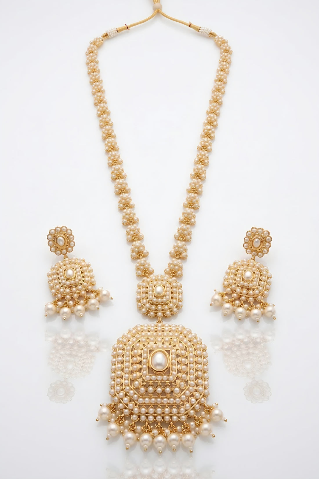 Qamar long pearl set