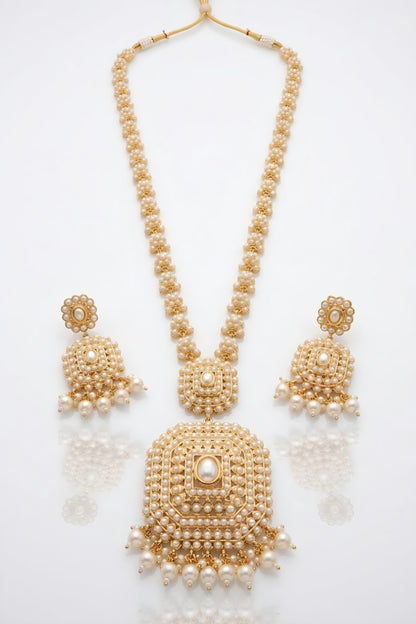 Qamar long pearl set
