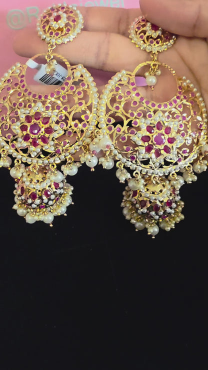 Gulabi chandbali