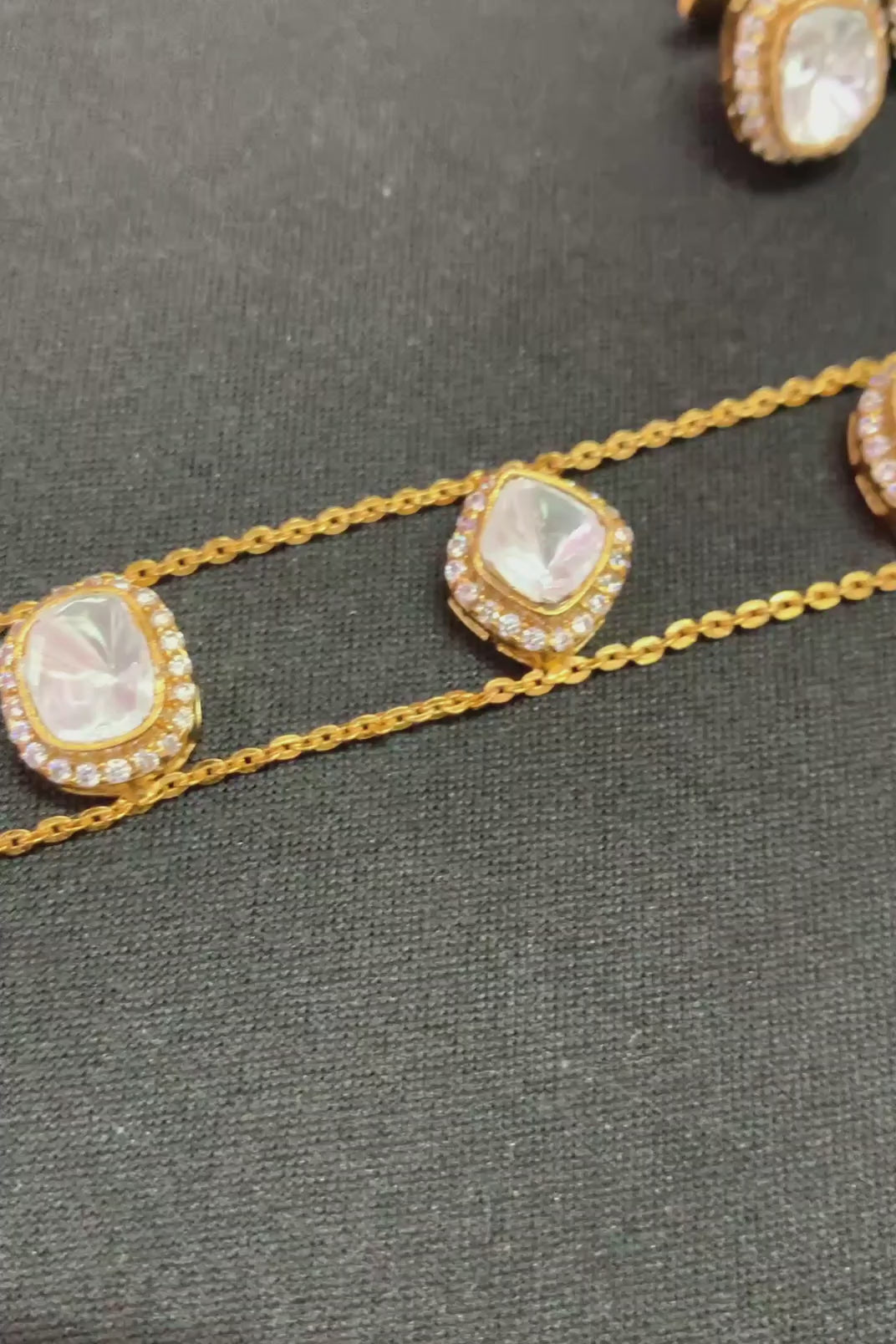 Sleek kundan choker set