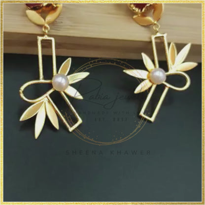 Floral Gold Earrings Cabochon